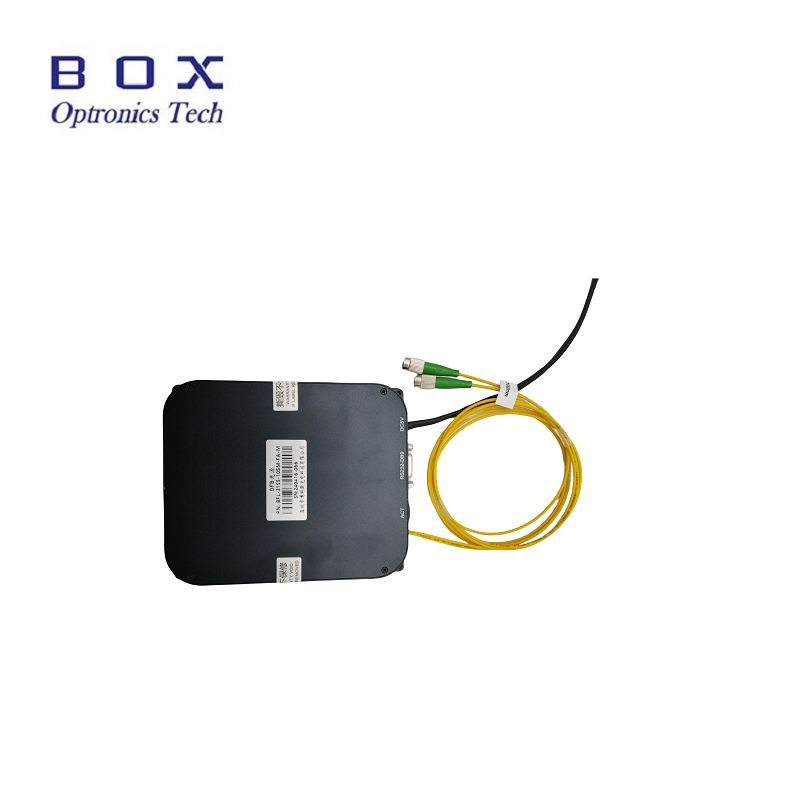 Polarisasjonsinnholdende fiber og multimodefiber
